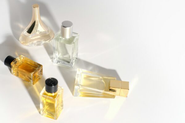 Parfums décanter : une solution élégante pour tester vos fragrances préférées